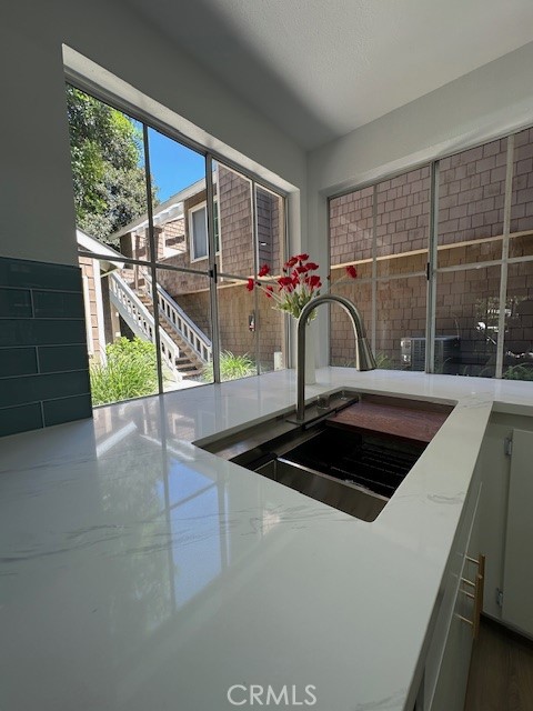 Lake Grove (LAKG) - Residential