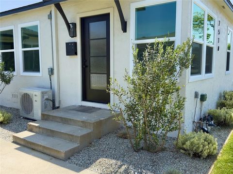 Photo of 2510 Termino Avenue #A, Long Beach, CA 90815 (MLS # RS26099142)