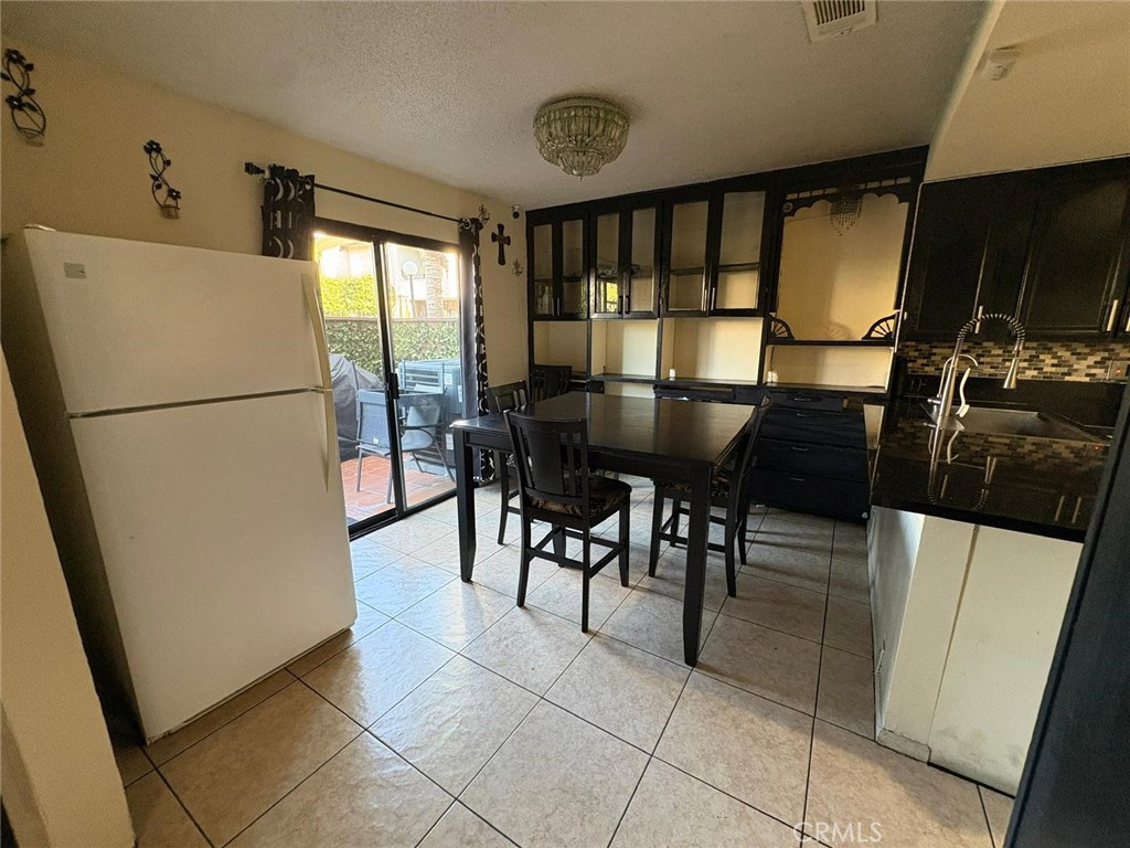 6100 Arbutus Avenue 42