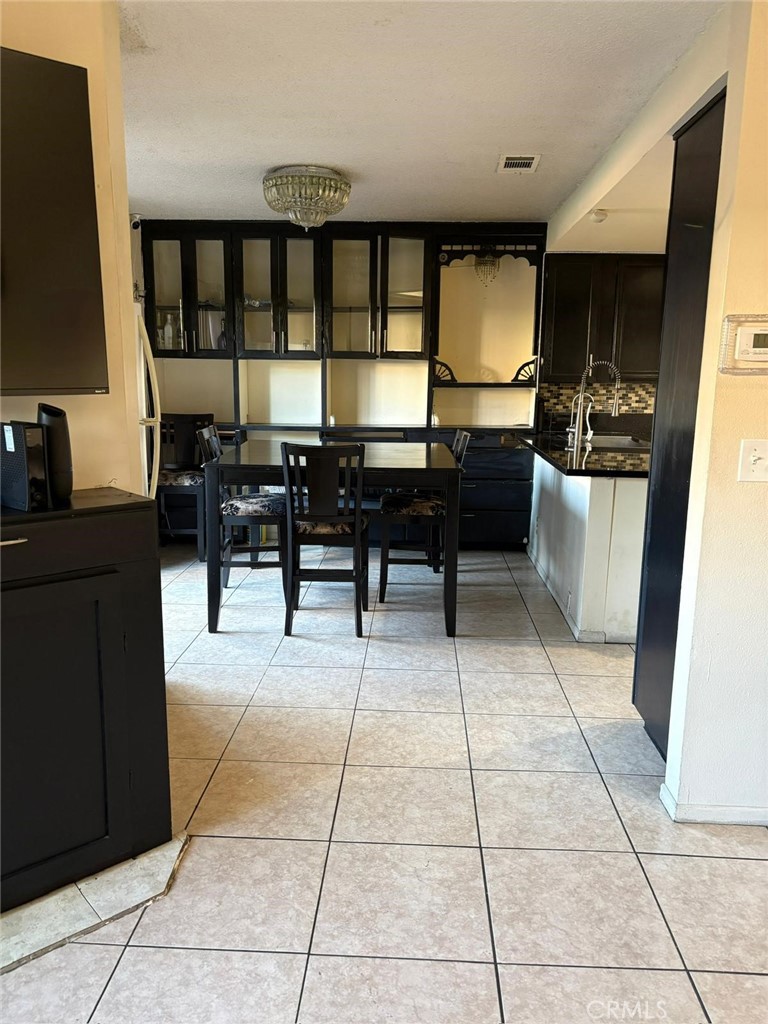 6100 Arbutus Avenue 42