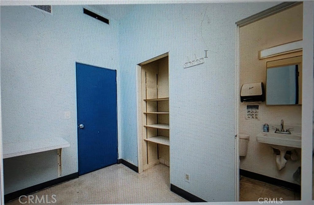 1533 Alamitos