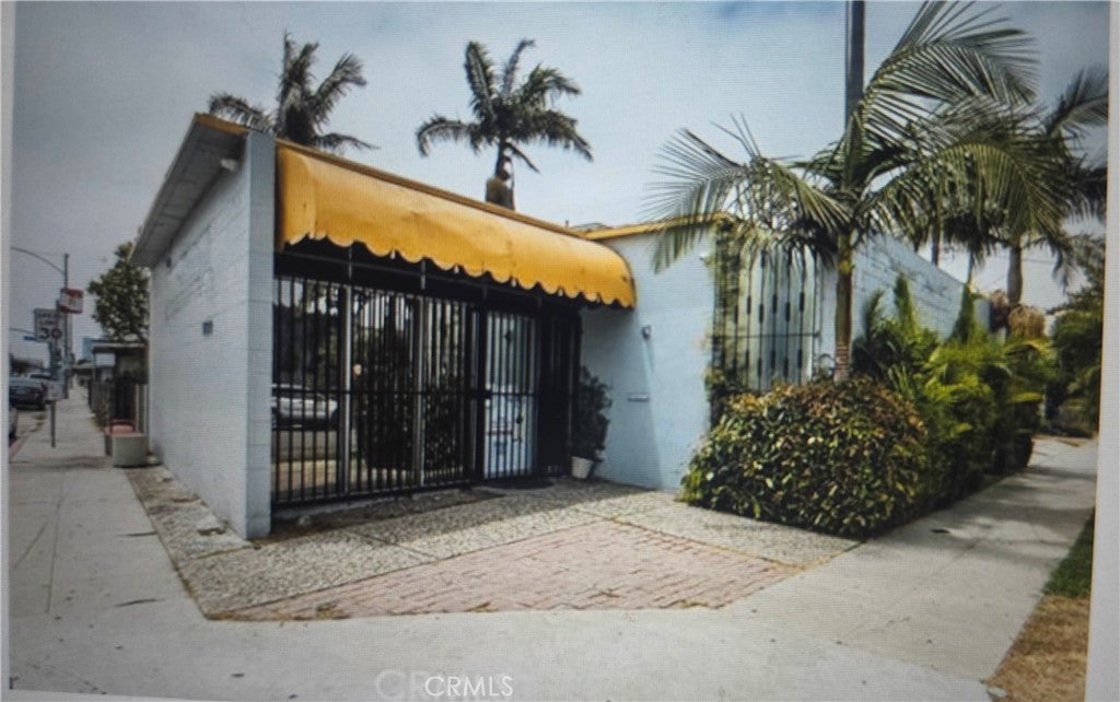 1533 Alamitos