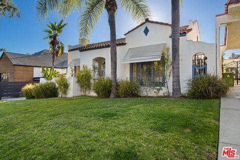 Photo of 2009 N New Hampshire Avenue, Los Angeles, CA 90027 (MLS # 26696579)