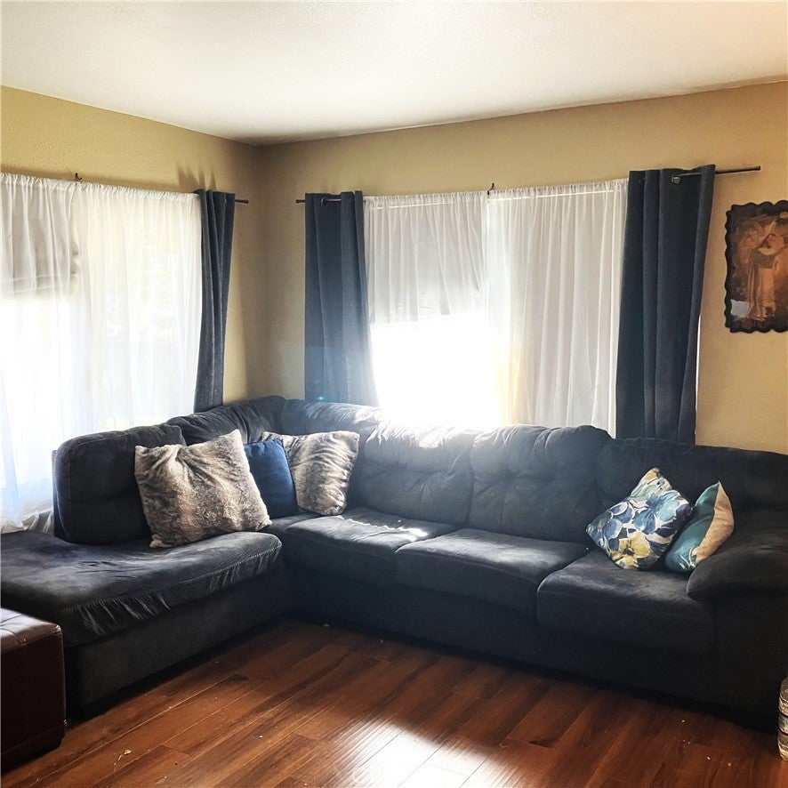 1122 S Dover