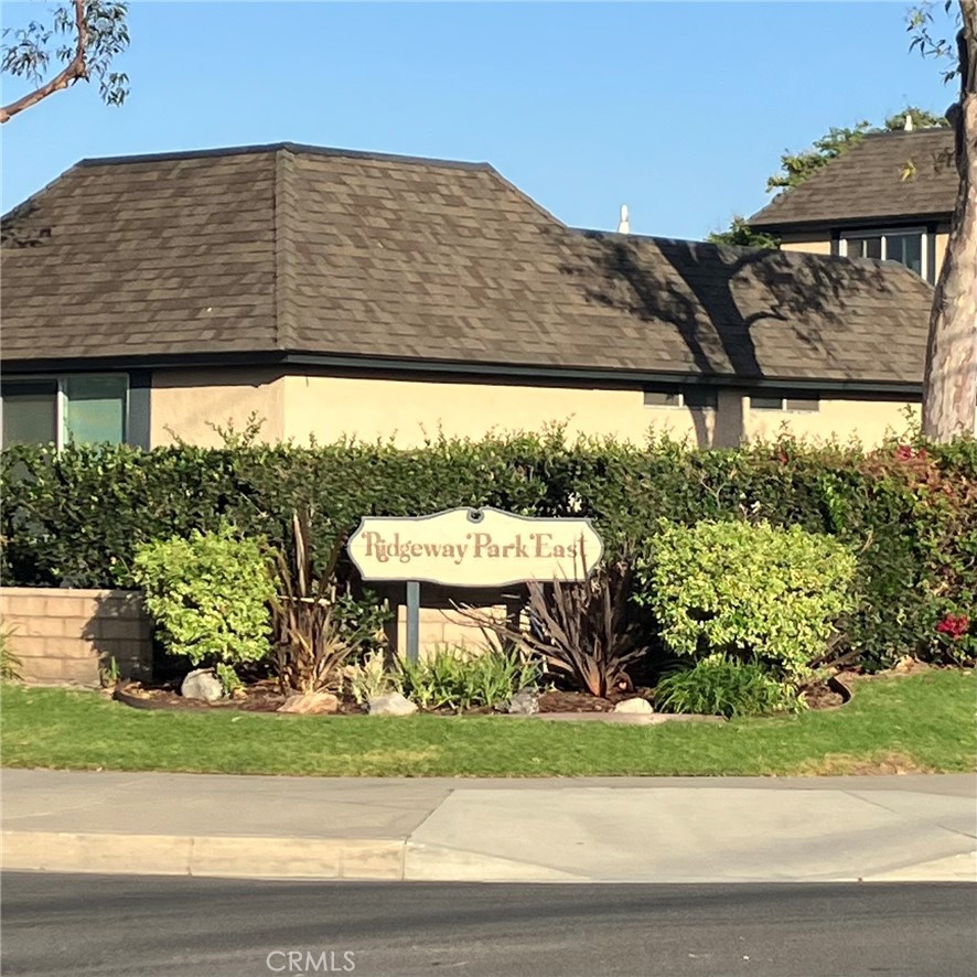 1122 S Dover