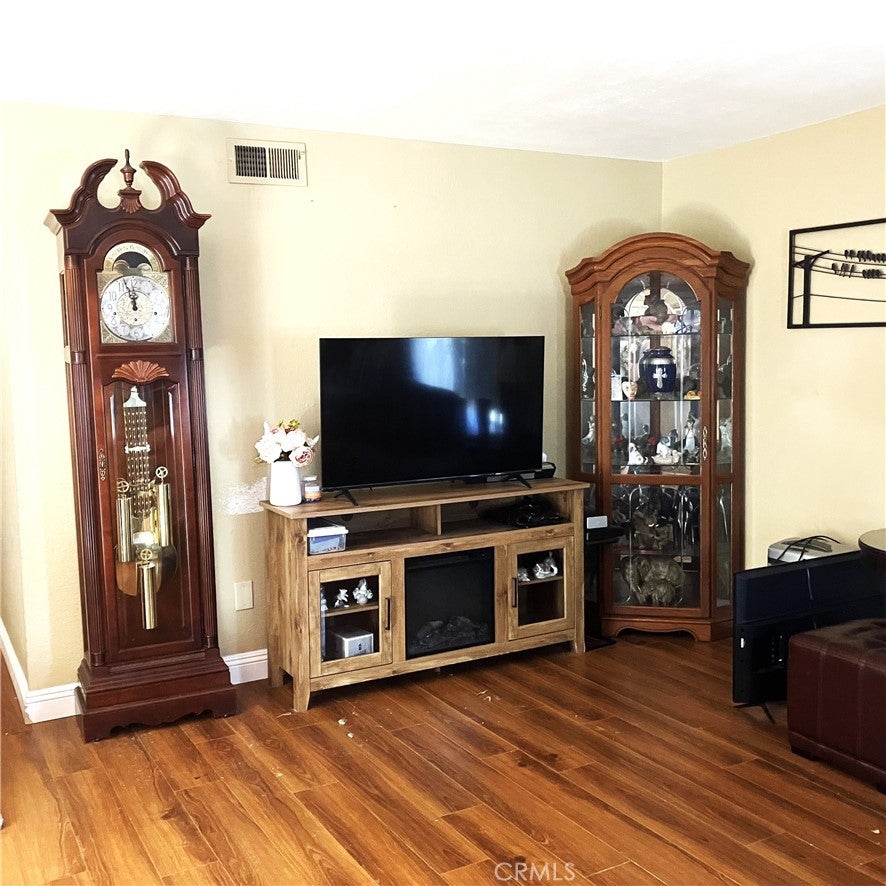 1122 S Dover