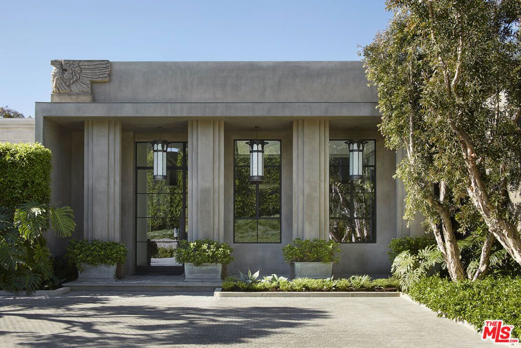 Photo of 107 Delfern Drive, Los Angeles, CA 90077 (MLS # 26661939)