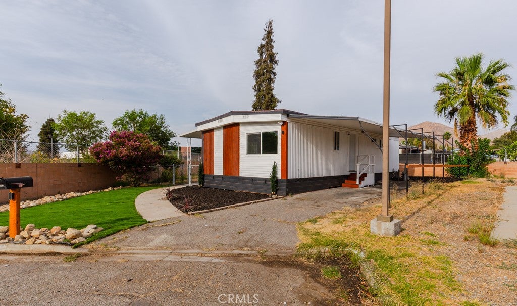 142 Sir Damas Drive