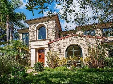 Photo of 2300 Via Pacheco, Palos Verdes Estates, CA 90274 (MLS # PV25196474)