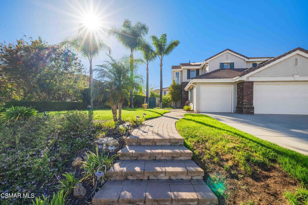 153 Via Escondido