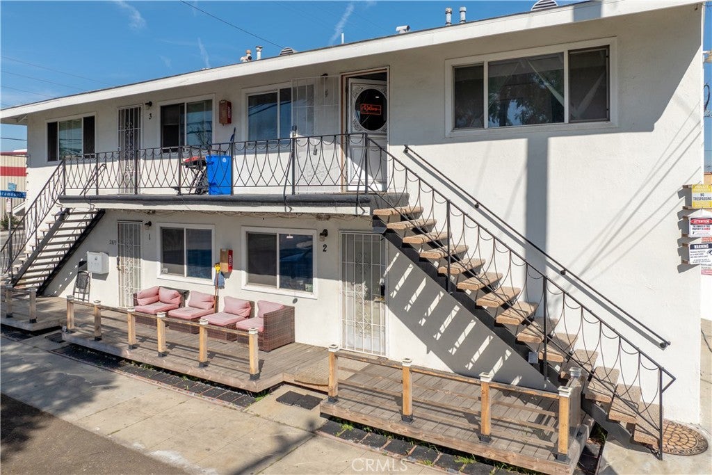 2815 E 64th