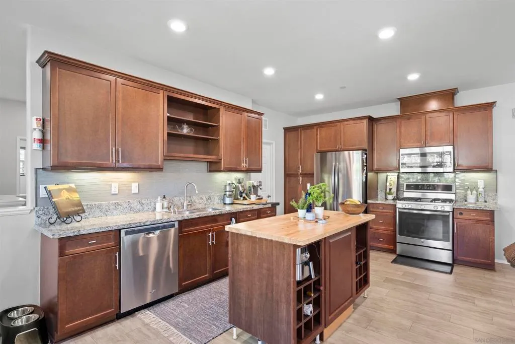 Chula Vista, California 91915, United States, 3 Bedrooms Bedrooms, ,2 BathroomsBathrooms,Residential,Active,200867