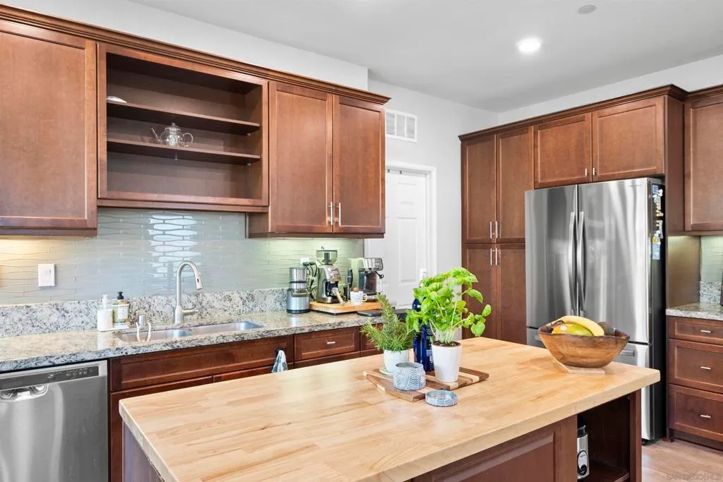 Chula Vista, California 91915, United States, 3 Bedrooms Bedrooms, ,2 BathroomsBathrooms,Residential,Active,200867