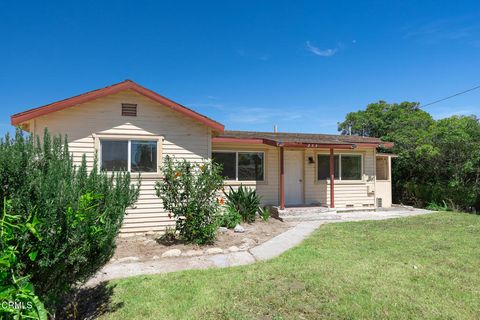 Photo of 239 E Collins Street, Oxnard, CA 93036 (MLS # V1-36001)