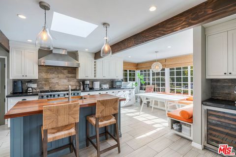 Photo of 12413 Beatrice Street, Los Angeles, CA 90066 (MLS # 26632925)