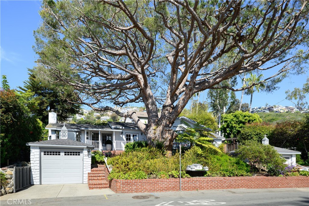 2130 glenneyre street