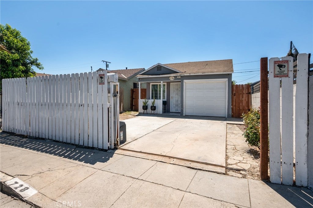 728 W Cressey
