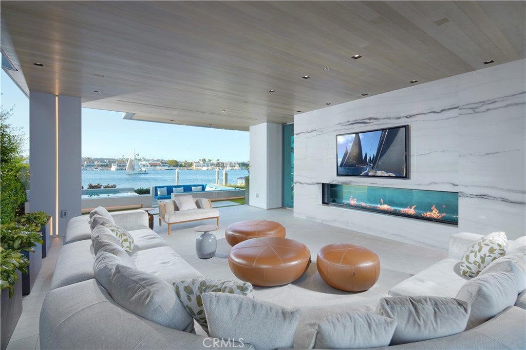 1220 W Bay Avenue, Newport Beach CA 92661 - Photo 13