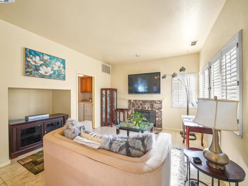 HAYWARD - Residential