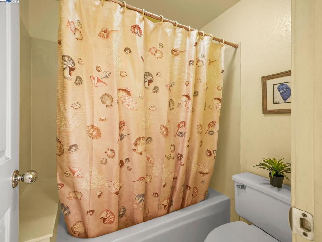 HAYWARD - Residential