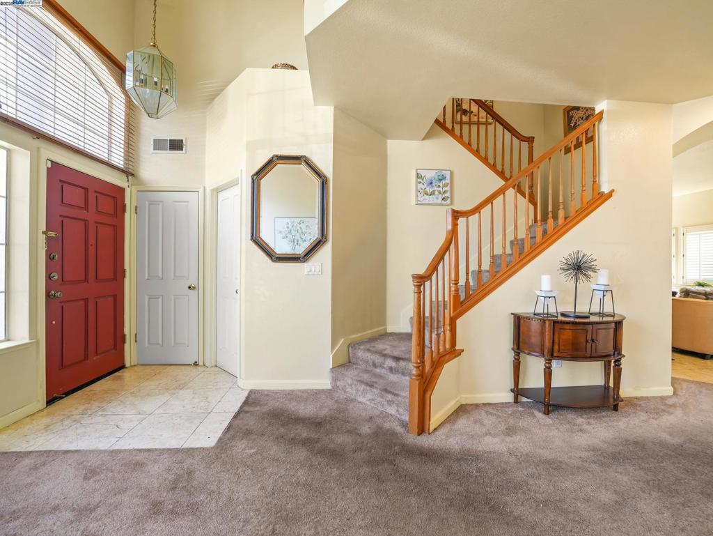 HAYWARD - Residential