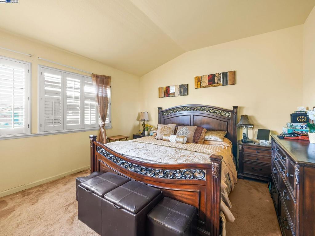 HAYWARD - Residential
