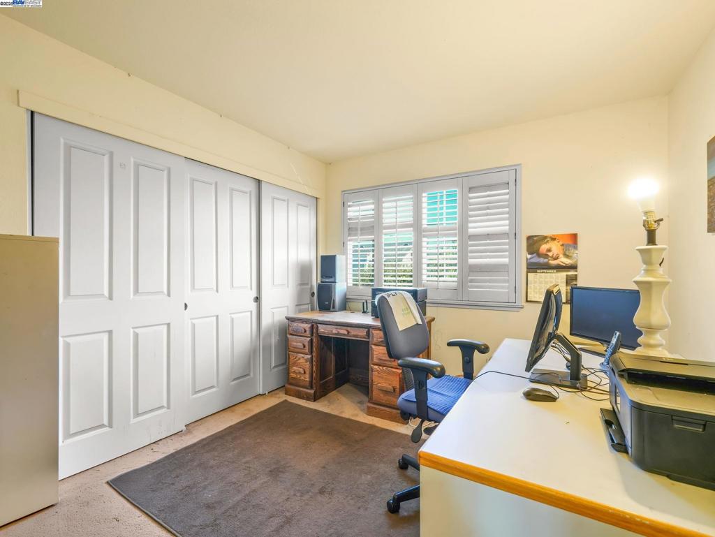 HAYWARD - Residential