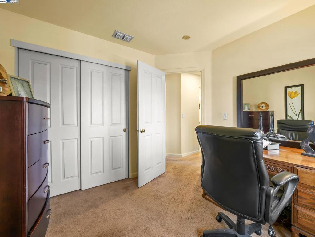 HAYWARD - Residential