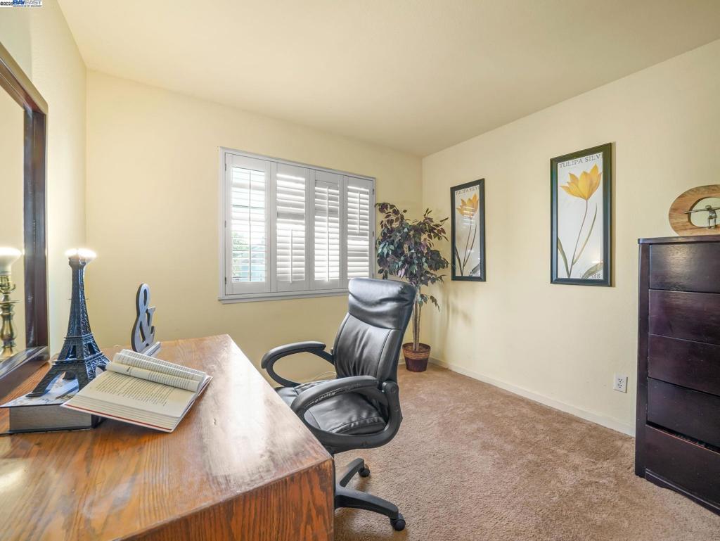 HAYWARD - Residential