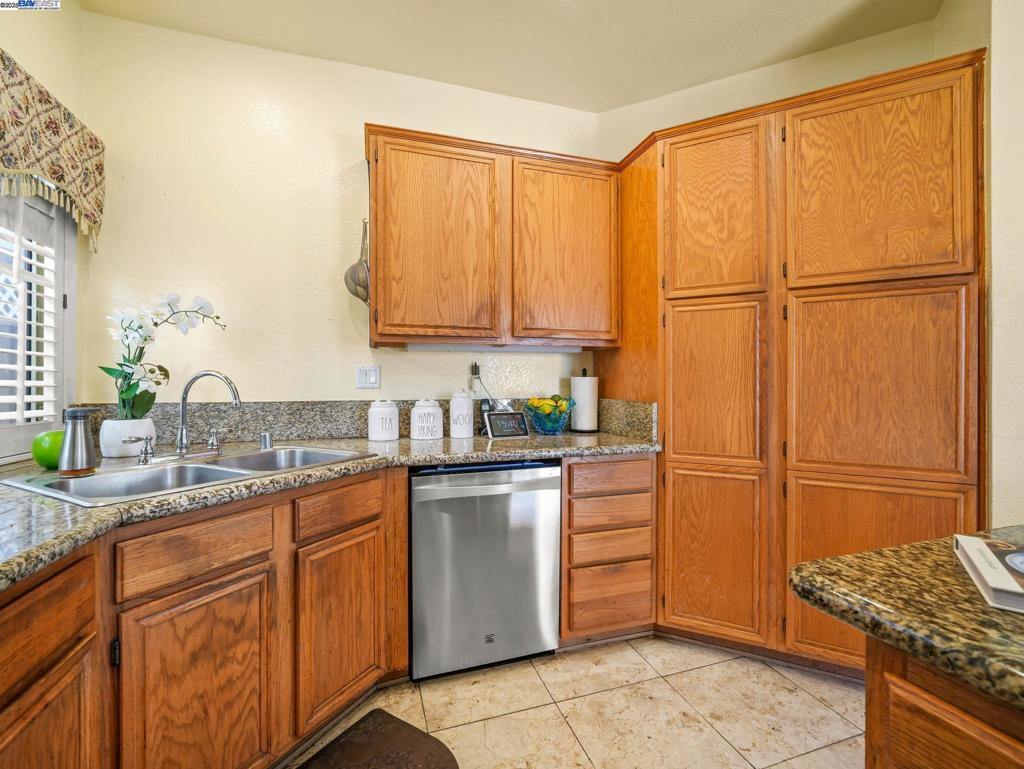 HAYWARD - Residential