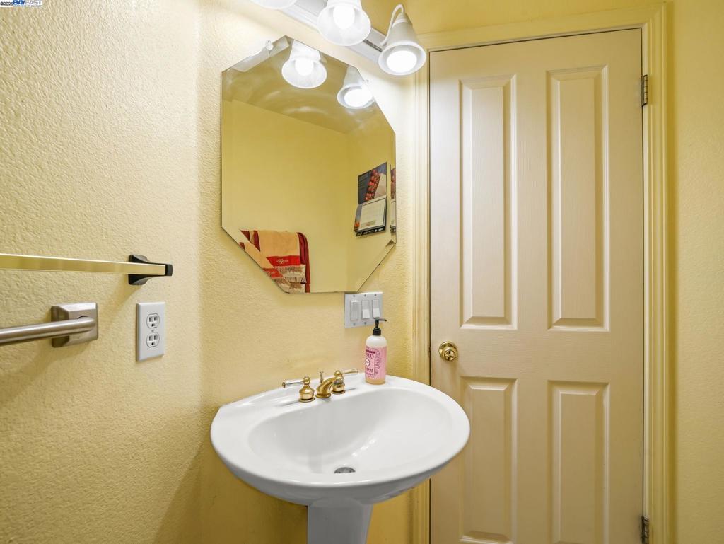 HAYWARD - Residential