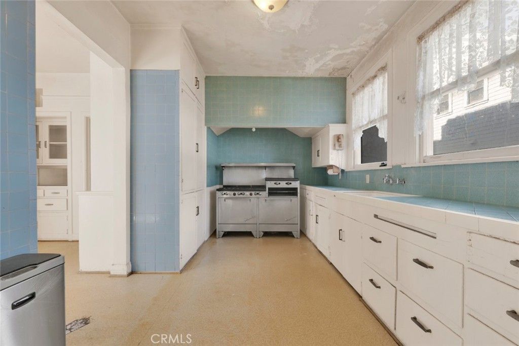 Photo of 1224 S Wilton Place, Los Angeles, CA 90019 (MLS # BB26007348)