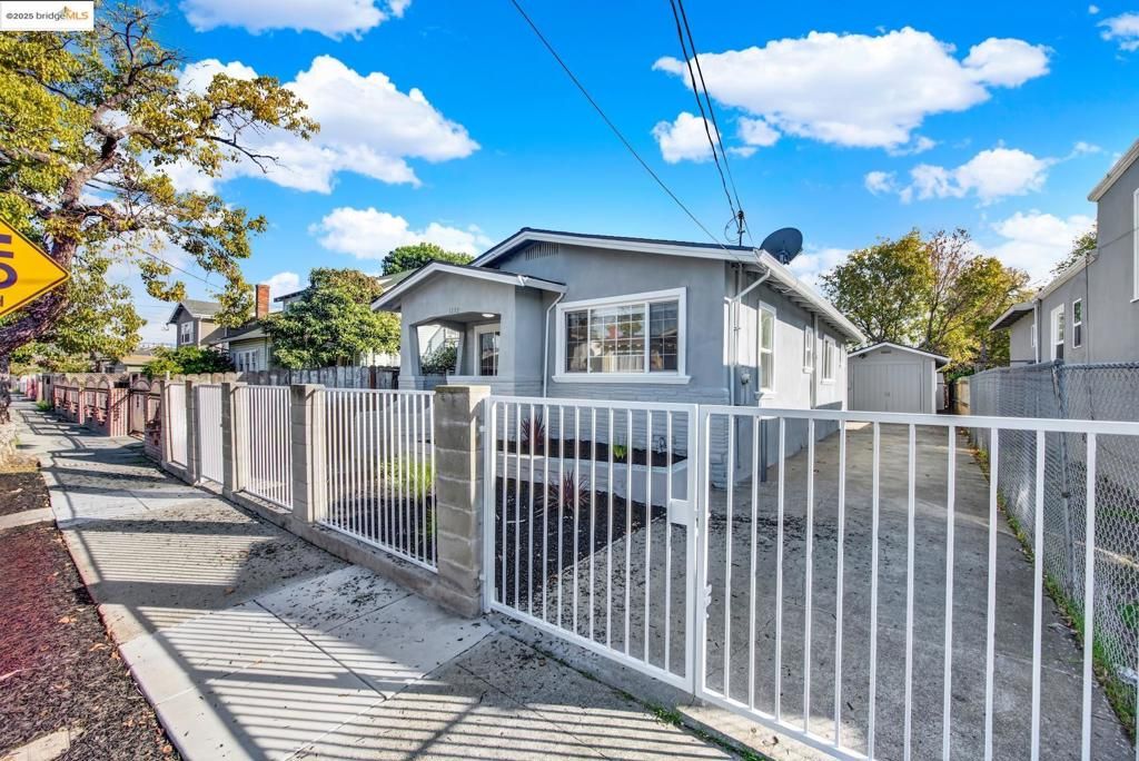 Photo of 1232 78Th Ave Ave, Oakland, CA 94621 (MLS # 41118368)