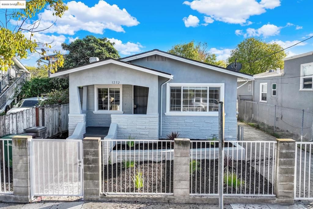 Photo of 1232 78Th Ave Ave, Oakland, CA 94621 (MLS # 41118368)