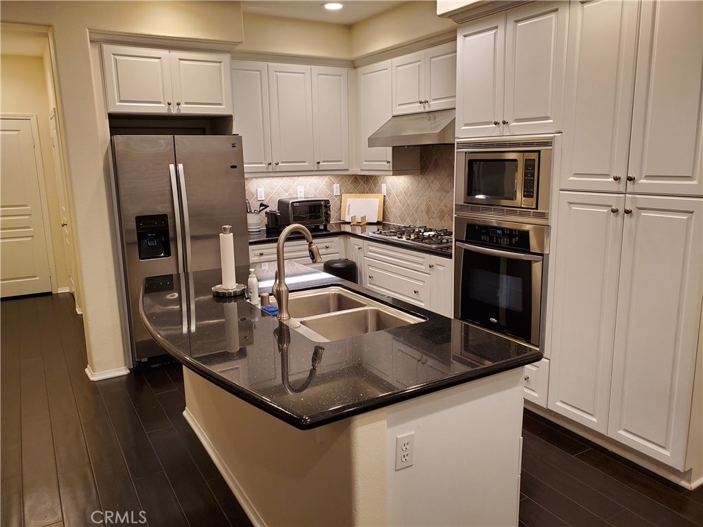114 Chantilly
