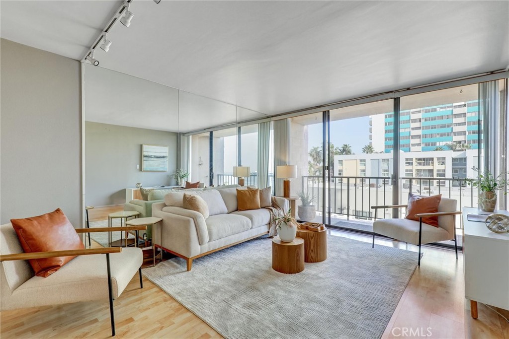 1750 E Ocean Boulevard 503