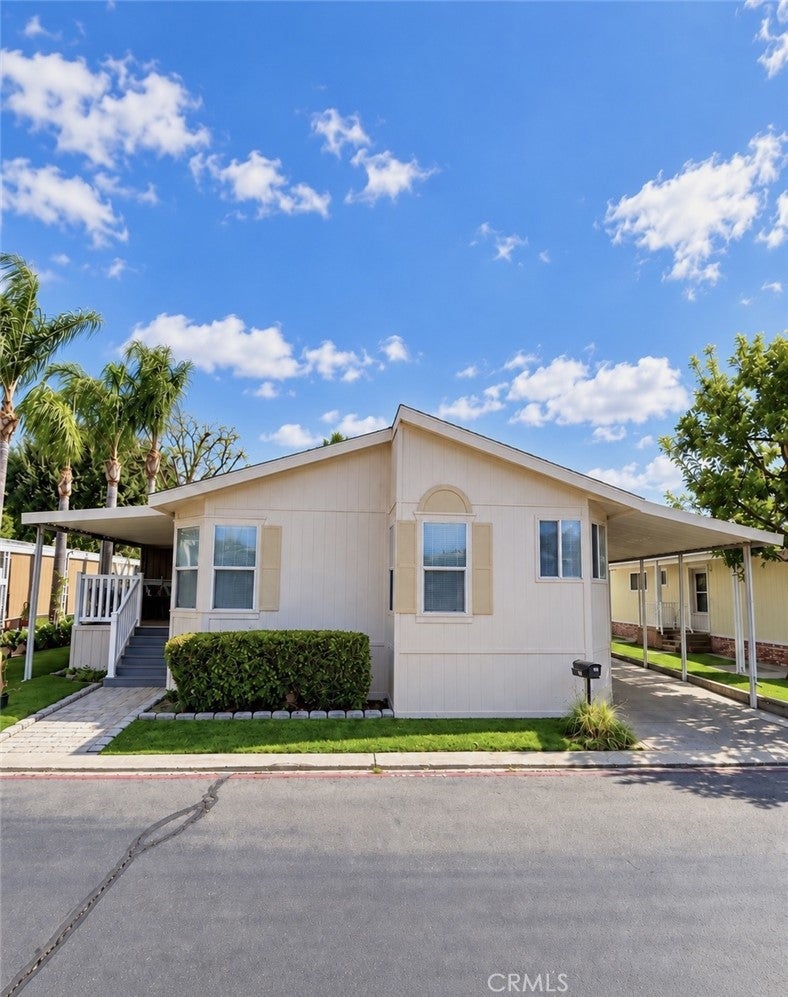 27361 Sierra Highway 119