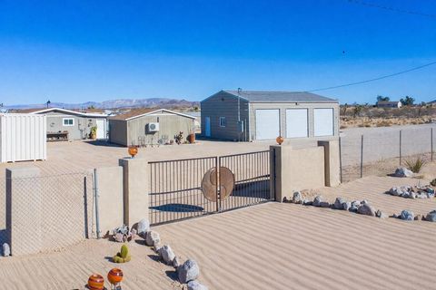 Photo of 2467 Sand Drive, Landers, CA 92285 (MLS # 219139942DA)