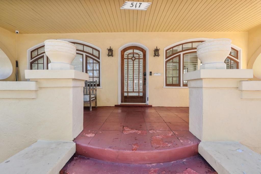 Photo of 517 Dolores Avenue, San Leandro, CA 94577 (MLS # ML82026243)