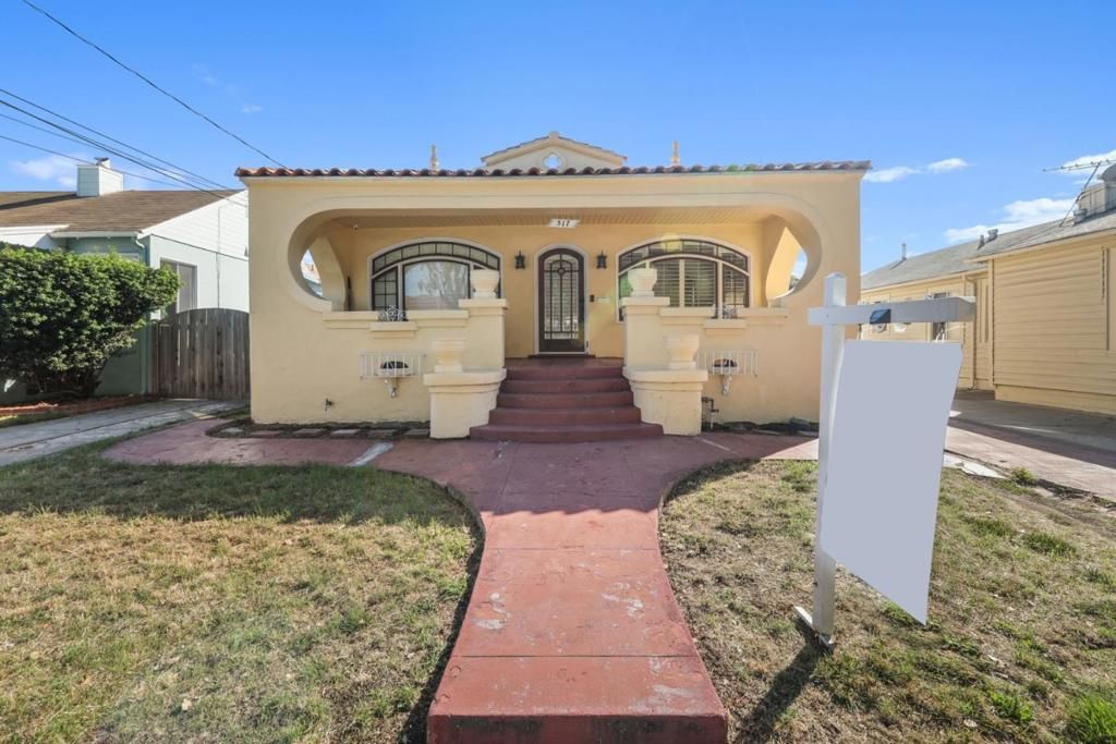Photo of 517 Dolores Avenue, San Leandro, CA 94577 (MLS # ML82026243)