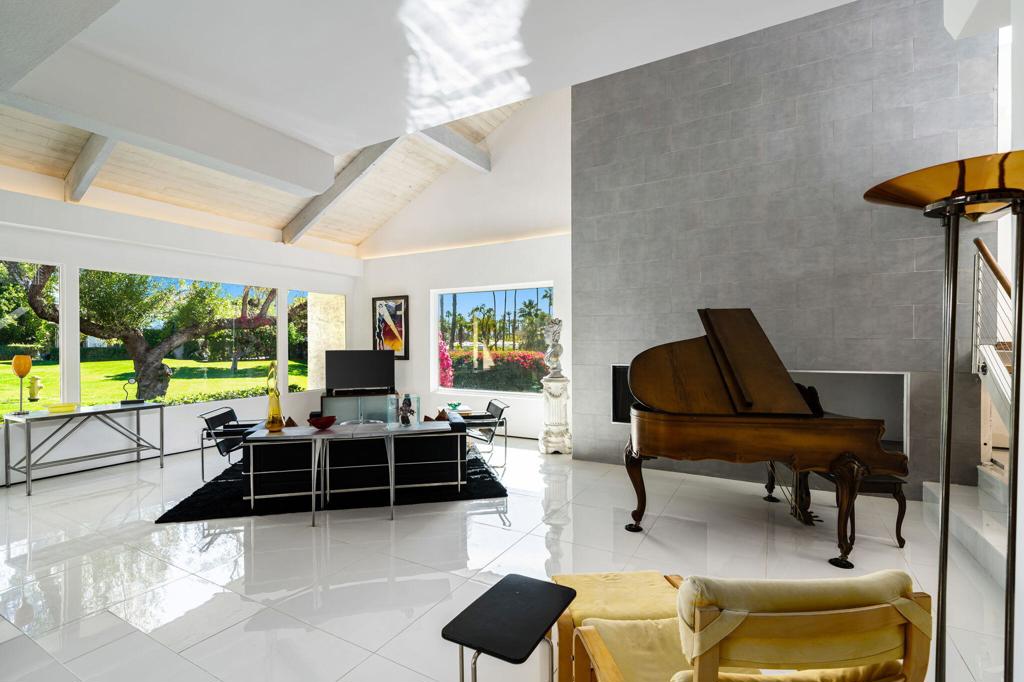 146 Desert West Drive