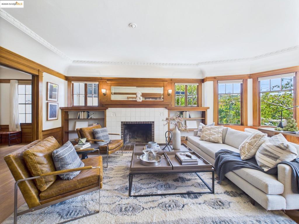 Properties 2 5920 Ivanhoe Rd