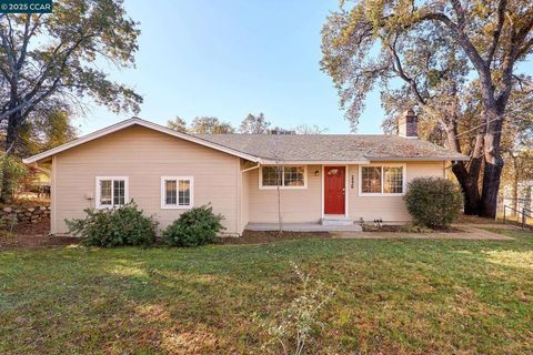 Photo of 2236 Cold Springs Rd Rd, Placerville, CA 95667 (MLS # 41118932)