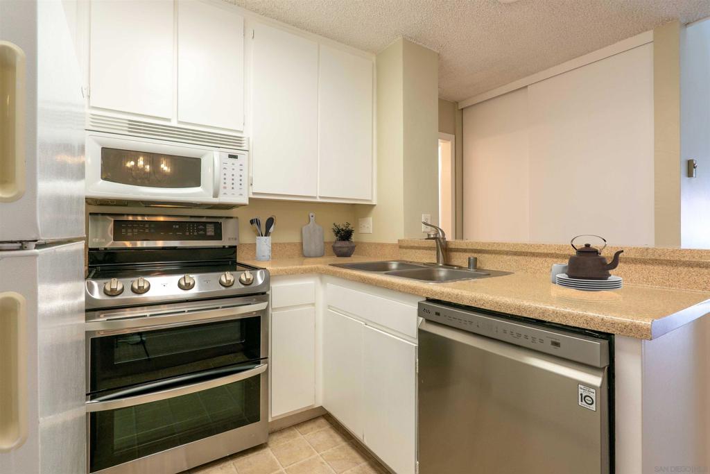 1855 Diamond St 301