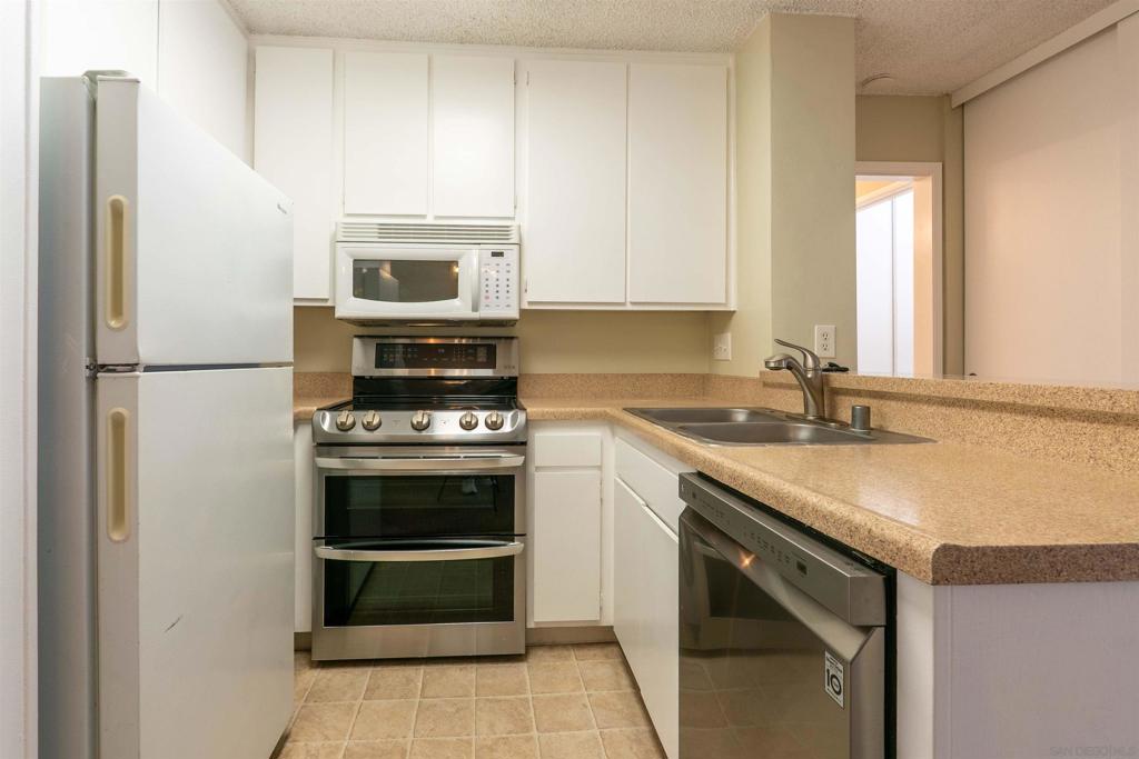 1855 Diamond St 301