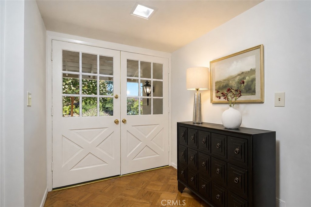 2220 W Silver Tree