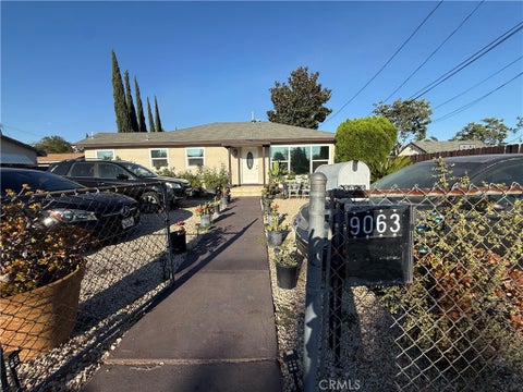 Photo of 9063 Olive ST, Fontana, CA 92335 (MLS # CV26178513)