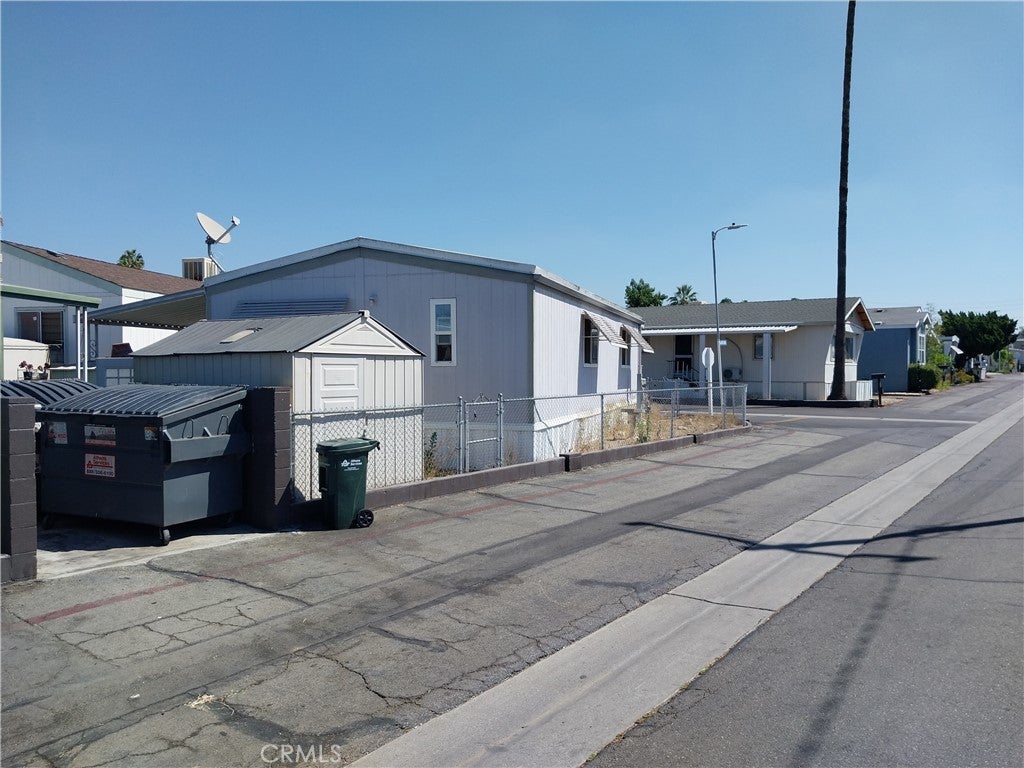 1045 N Azusa 128