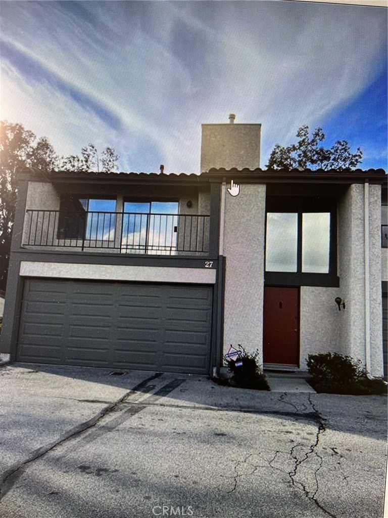 Beautifully maintained END UNIT Townhome in Porter Ranch. Great location nestled away within the complex on a quiet cul de sac. Manhattan styling with a flexible floorplan, high ceilings, open light and bright with fireplace in Family room. Large view balcony off living and dining room to watch breathtaking sunsets. Bedroom and full bath on upper level adjacent to the common area of unit, great as an in- home office or bedroom as intended
Downstairs Primary Suite is large plus opens to serene rear patio retreat, Secondary bedroom on this level also has bath off hallway. 2 car attached garage with direct access to unit interior has washer/dryer area for convenience. Pools and Spas plus plenty of Guest Parking spaces within the community.
Park Northridge is in the heart of Porter Ranch, walking distance to shopping with 3 centers very close by including the new Vineyards. Restaurants, AMC Movie Theater, Whole Foods, Amazon Fresh, Post office and more Located in the 3 centers and other convenient business! Porter Ranch Public Library around the corner on Tampa. Nature lovers walk the adjacent Limekiln Canyon. Enjoy a STAYCATION with all the amenities right a home!
Don't forget the acclaimed award winning schools that so many parents opt for their children. Just a hop and a skip to 118 freeway access.