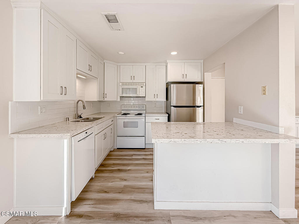 Oaknoll Villas-314 - 1002792 - Residential